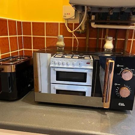Ovington Grove 2 Fully Equipped Kitchen Free Parking 3 Bedrooms Netflix Newcastle upon Tyne Bagian luar foto