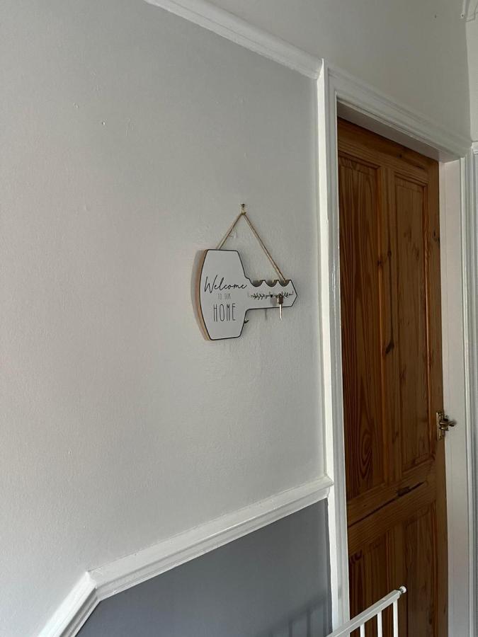 Ovington Grove 2 Fully Equipped Kitchen Free Parking 3 Bedrooms Netflix Newcastle upon Tyne Bagian luar foto