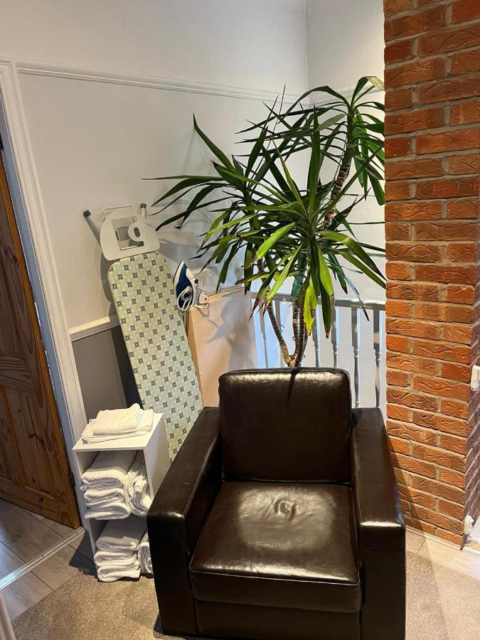 Ovington Grove 2 Fully Equipped Kitchen Free Parking 3 Bedrooms Netflix Newcastle upon Tyne Bagian luar foto