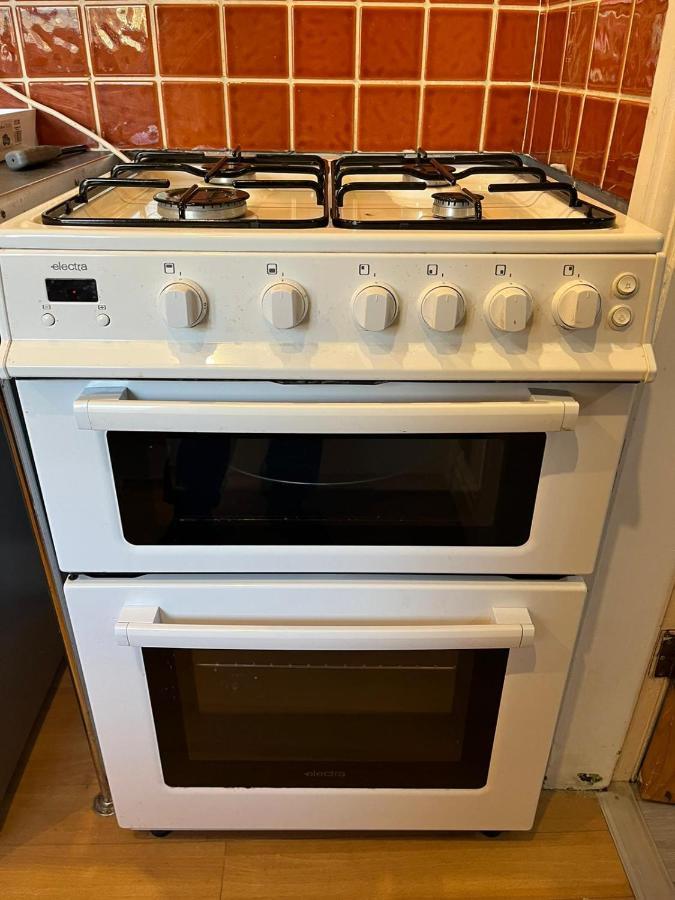Ovington Grove 2 Fully Equipped Kitchen Free Parking 3 Bedrooms Netflix Newcastle upon Tyne Bagian luar foto