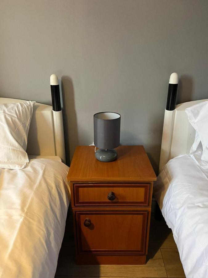 Ovington Grove 2 Fully Equipped Kitchen Free Parking 3 Bedrooms Netflix Newcastle upon Tyne Bagian luar foto